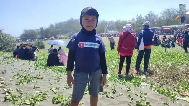 Gavta Pelayang Cilik Asal Yogyakarta Curi Perhatian Masyarakat di Festival Layang-Layang Gavta Pelayang Cilik Asal Yogyakarta Curi Perhatian Masyarakat di Festival Layang-Layang