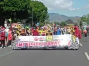 Karnaval HUT RI ke 79, SMP N 4 Purworejo Tampil Memukau Dengan Gajah dan Kapal Pinisi Karnaval HUT RI ke 79, SMP N 4 Purworejo Tampil Memukau Dengan Gajah dan Kapal Pinisi