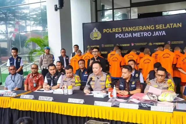 Kurang Dari Seminggu, Polres Tangsel Ungkap kasus Penganiayaan Sebabkan Satu Orang Meninggal Kurang Dari Seminggu, Polres Tangsel Ungkap kasus Penganiayaan Sebabkan Satu Orang Meninggal