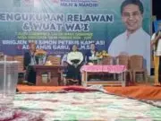 Jelang Pendaftaran Di KPU, SIAGA Gelar Acara Wuat Wa’i Dan Mengukuhkan Relawan DI Kampung Halaman Bacawagub Andre Garu Jelang Pendaftaran Di KPU, SIAGA Gelar Acara Wuat Wa'i Dan Mengukuhkan Relawan DI Kampung Halaman Bacawagub Andre Garu