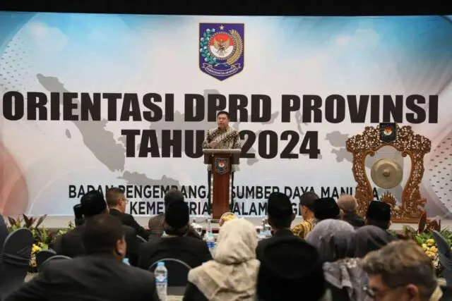 Bekali Anggota DPRD Provinsi Hasil Pileg 2024, Plt. Sekjen Kemendagri Ingatkan Visi Indonesia Emas Bekali Anggota DPRD Provinsi Hasil Pileg 2024, Plt. Sekjen Kemendagri Ingatkan Visi Indonesia Emas