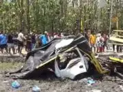 Kereta Api Sambar Truk di Lintasan Dua Spoor Terbuka, Sopir dan Kernet Kritis