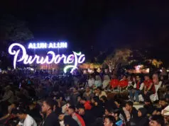 Nobar Timnas Indonesia melawan Australia, Bupati Bagi Doorprize Jersey Bola