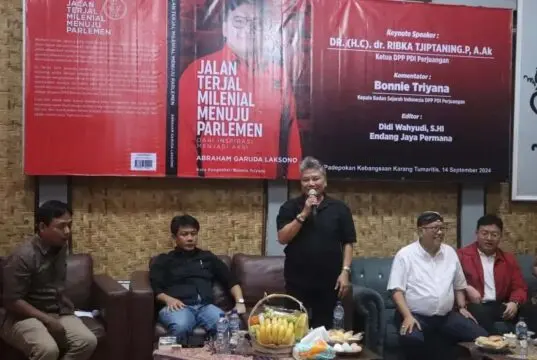 Abraham Garuda Laksono Terbitkan Buku Jalan Terjal Milenial Menuju Parlemen Abraham Garuda Laksono Terbitkan Buku Jalan Terjal Milenial Menuju Parlemen