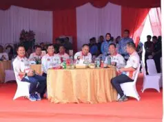 Panglima dan Kapolri Kompak Hadiri Pesta Rakyat HUT TNI di Monas Panglima dan Kapolri Kompak Hadiri Pesta Rakyat HUT TNI di Monas