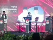 Paslon Yuli-Dion Janjikan Umrah Gratis Bagi Guru Ngaji. 5 Tahun Hanya Berangkatkan 185 Orang