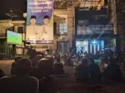 Ratusan Warga Purworejo Nobar Kualifikasi Piala Dunia 2026 di Rumah Pemenangan Yophi – Lukman.