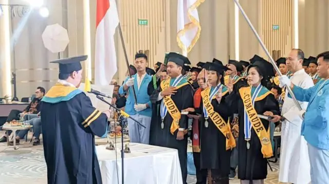 STIKES Pemkab Purworejo Mewisuda 95 Mahasiswa D3 Keperawatan, Lulusan Terbaik IPK 3,91 STIKES Pemkab Purworejo Mewisuda 95 Mahasiswa D3 Keperawatan, Lulusan Terbaik IPK 3,91