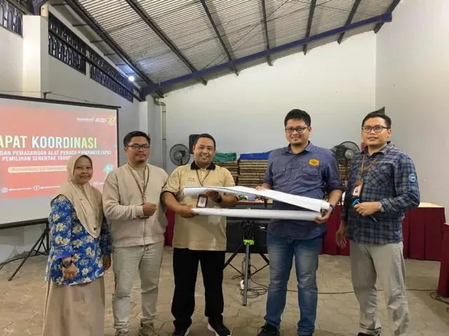 KPU Purworejo Fasilitasi Alat Peraga Kampanye Kedua Paslon KPU Purworejo Fasilitasi Alat Peraga Kampanye Kedua Paslon