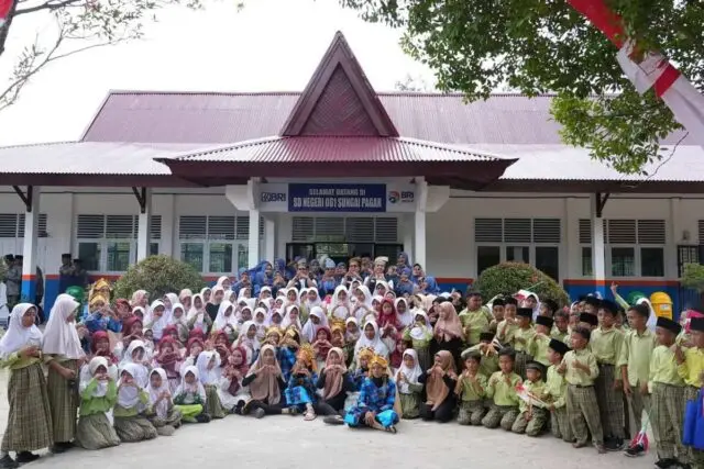 Dorong Kualitas Pendidikan dan SDM Unggul, BRI Bantu Renovasi SD Negeri Dorong Kualitas Pendidikan dan SDM Unggul, BRI Bantu Renovasi SD Negeri