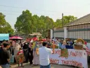Akibat Bau dan Bising, Ratusan Warga Desa Sentul Minta Pemkab Tangerang Menutup dan Merelokasi PT SLI