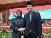 Estri Utami Setyowati Satu- Satunya Perempuan di Unsur Pimpinan Dewan yang Dilantik Sebagai Wakil Ketua dari Partai Demokrat.