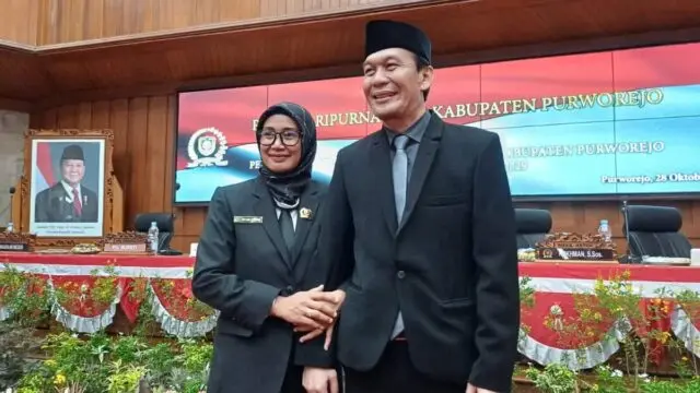 Estri Utami Setyowati Satu- Satunya Perempuan di Unsur Pimpinan Dewan yang Dilantik Sebagai Wakil Ketua dari Partai Demokrat. Estri Utami Setyowati Satu- Satunya Perempuan di Unsur Pimpinan Dewan yang Dilantik Sebagai Wakil Ketua dari Partai Demokrat.