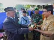 Apel Milad Muhammadiyah ke-112 Mengusung Tema “Menghadirkan Kemakmuran untuk Semua”. Apel Milad Muhammadiyah ke-112 Mengusung Tema "Menghadirkan Kemakmuran untuk Semua".