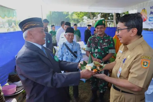 Apel Milad Muhammadiyah ke-112 Mengusung Tema "Menghadirkan Kemakmuran untuk Semua". Apel Milad Muhammadiyah ke-112 Mengusung Tema "Menghadirkan Kemakmuran untuk Semua".