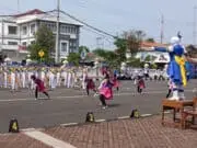 Marching Band Gita Swarna Spero Memukau Ribuan Penonton Saat Tampil di Peringatan HGN