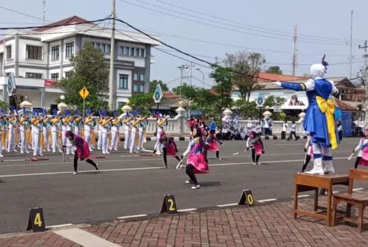 Marching Band Gita Swarna Spero Memukau Ribuan Penonton Saat Tampil di Peringatan HGN Marching Band Gita Swarna Spero Memukau Ribuan Penonton Saat Tampil di Peringatan HGN