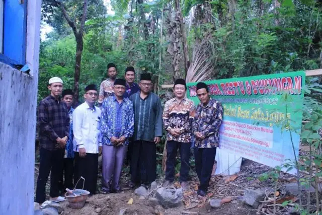 Pertama Kali Lintas Ormas Islam Bersatu Bangun Musala di Balai Desa Sokoagung Pertama Kali Lintas Ormas Islam Bersatu Bangun Musala di Balai Desa Sokoagung