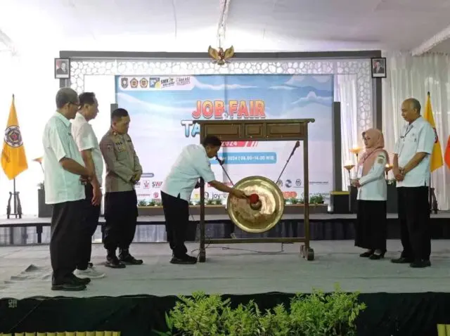 Sebanyak 26 Perusahaan Ramaikan Job Fair di SMK Pembaharuan dan PN2 Purworejo, Ribuan Pencari Kerja Ramai Medaftar