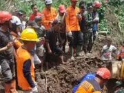 Ditemukan Meninggal Dunia Sambil Berpelukan, Ibu dan Anak Jadi Korban Longsor di Dukuh Lengkong Pejagoan