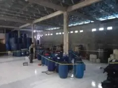 Gudang Produksi Miras di Tangsel Digrebek, 3 Jeriken Arak Siap Edar Disita Polisi Gudang Produksi Miras di Tangsel Digrebek, 3 Jeriken Arak Siap Edar Disita Polisi