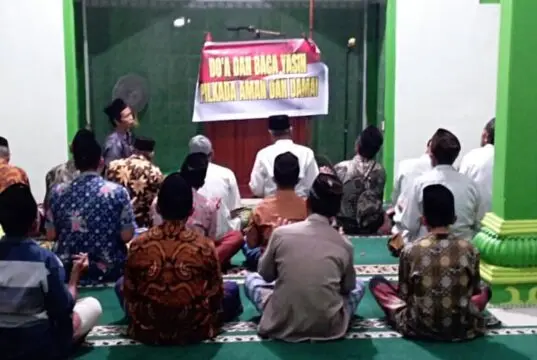 Warga Purworejo Gelar Umbul Doa dan Baca Yasin Jelang Pilkada Aman, Damai Warga Purworejo Gelar Umbul Doa dan Baca Yasin Jelang Pilkada Aman, Damai