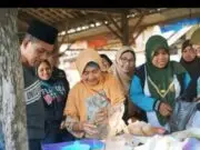 Belanja di Pasar Sucen, Cawabup 01 Lukman Hakim Silaturahmi Dengan Pembeli dan Dengarkan Keluh Kesah Pedagang