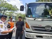 Pemkot Tangsel Gelar Operasi Gabungan; Tindak Puluhan Kendaraan Truk Langgar Jam Operasional