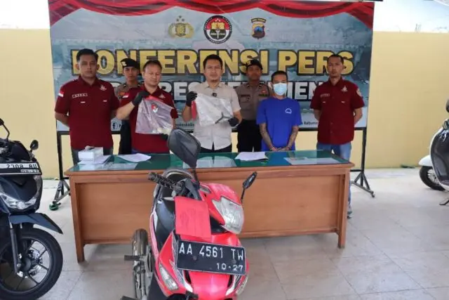 Mengaku Delapan Kali Curi Motor, Warga Depokrejo Ditangkap Tim Resmob Polres Kebumen di Jakarta Utara Mengaku Delapan Kali Curi Motor, Warga Depokrejo Ditangkap Tim Resmob Polres Kebumen di Jakarta Utara