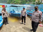 Dua Nelayan Temukan Mayat di Perairan Pantai Menganti Kebumen Dua Nelayan Temukan Mayat di Perairan Pantai Menganti Kebumen