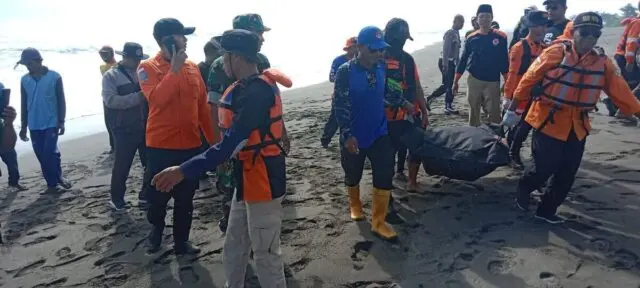 Terseret Ombak di Pantai Mliwis, Wisatawan Asal Wonosobo Ditemukan Meninggal di Pantai Melodi Terseret Ombak di Pantai Mliwis, Wisatawan Asal Wonosobo Ditemukan Meninggal di Pantai Melodi