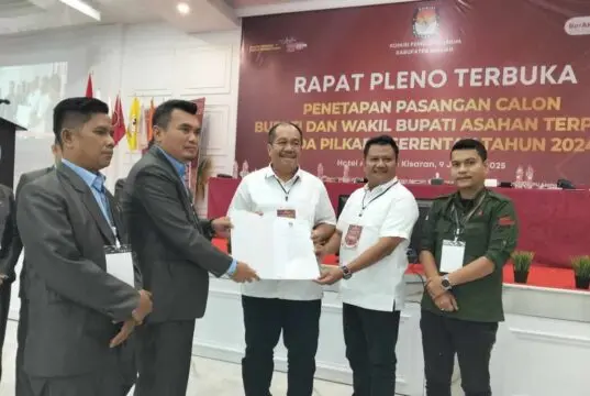 KPU Asahan Tetapkan Pasangan Calon Bupati dan Wakil Bupati Asahan Terpilih 2025 KPU Asahan Tetapkan Pasangan Calon Bupati dan Wakil Bupati Asahan Terpilih 2025