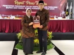 KPU Tetapkan Pasangan Yuli Hastuti dan Dion Agasi sebagai Bupati dan Wakil Bupati Purworejo 2025 – 2030 KPU Tetapkan Pasangan Yuli Hastuti dan Dion Agasi sebagai Bupati dan Wakil Bupati Purworejo 2025 - 2030