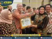 Kepala Kantor Pertanahan Kabupaten Purworejo Meraih Tiga Penghargaan dan Piagam dari Ombudsman RI