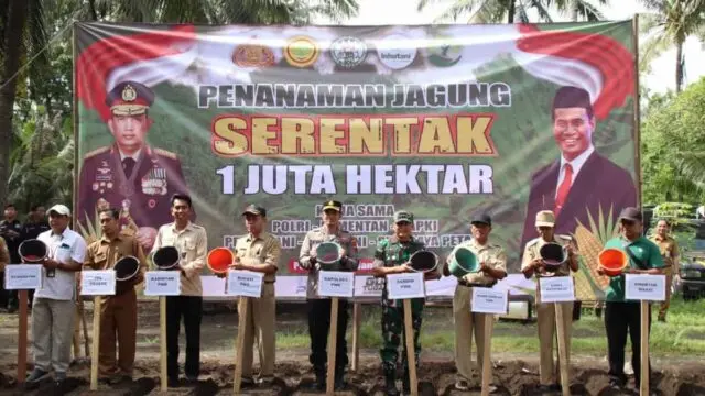 Mendukung Program Ketahanan Pangan Nasional, Polres Purworejo Gelar Penanaman Jagung Serentak 1 Juta Hektar Mendukung Program Ketahanan Pangan Nasional, Polres Purworejo Gelar Penanaman Jagung Serentak 1 Juta Hektar