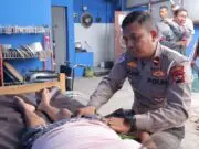 Gelar Program “Jumat Berkah”, Ipda Lanjar Pamuji Bantu Pengobatan Alternatif untuk Masyarakat Kurang Mampu Gelar Program "Jumat Berkah", Ipda Lanjar Pamuji Bantu Pengobatan Alternatif untuk Masyarakat Kurang Mampu
