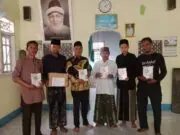 Berkolaborasi dengan Relawan, Kades Klebet Salurkan Bantuan Ke Pondok Pesantren