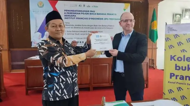 MA An Nawawi Berjan Tandatangani MoU dengan IFI Yogyakarta dan Resmikan Pojok Baca Perpustakaan Ar-Risalah MA An Nawawi Berjan Tandatangani MoU dengan IFI Yogyakarta dan Resmikan Pojok Baca Perpustakaan Ar-Risalah
