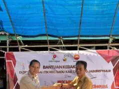 PetroChina Salurkan Bantuan Bagi Korban Kebakaran di Desa Sungai Itik, Sadu, Tanjab Timur PetroChina Salurkan Bantuan Bagi Korban Kebakaran di Desa Sungai Itik, Sadu, Tanjab Timur