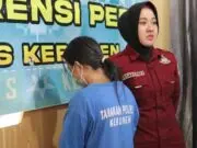 Ibu Rumah Tangga Curi Uang dan Perhiasan Tetangga dengan Congkel Bifet