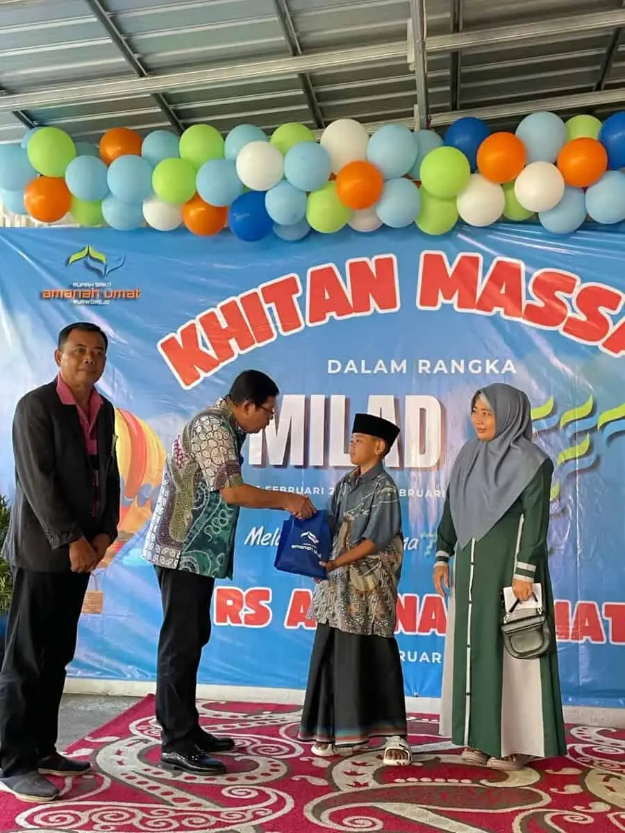 Rangkaian Milad ke- 7 RS Amanah Umat Gelar Khitan Massal, 70 Anak Sebagai Peserta Rangkaian Milad ke- 7 RS Amanah Umat Gelar Khitan Massal, 70 Anak Sebagai Peserta