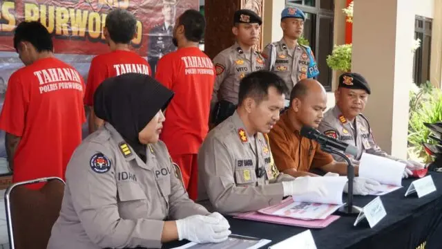Operasi Cipta Kondisi, Polres Purworejo Amankan Preman dan Razia Puluhan Kos-Kosan Operasi Cipta Kondisi, Polres Purworejo Amankan Preman dan Razia Puluhan Kos-Kosan