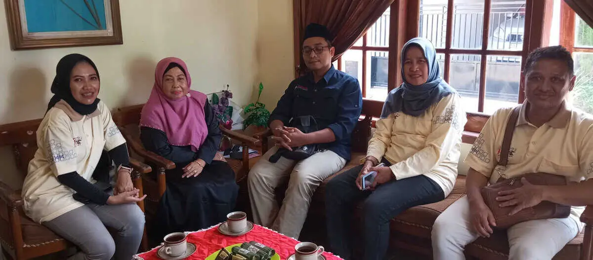 Sambut HPN 2025, Puluhan Wartawan Purworejo Ziarah ke Makam Senior Sambut HPN 2025, Puluhan Wartawan Purworejo Ziarah ke Makam Senior
