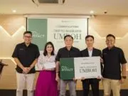 Melalui Program “Journ Gratitude” Mora Group Berangkatkan Umroh 3 Karyawan