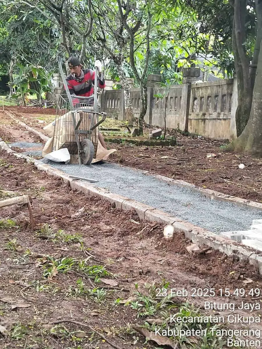 Dugaan Adanya Kongkalikong Swasta dan Pemerintah Kecamatan Cikupa, di Pekerjaan Paving Blok RT 01 RW 01 Bitung Jaya Dugaan Adanya Kongkalikong Swasta dan Pemerintah Kecamatan Cikupa, di Pekerjaan Paving Blok RT 01 RW 01 Bitung Jaya