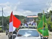 Luapkan Kegembiraan, Masyarakat Manggarai Barat Arak Bupati Edi Endi Dan Wabup dr. Weng Keliling Kota Labuan Bajo Luapkan Kegembiraan, Masyarakat Manggarai Barat Arak Bupati Edi Endi Dan Wabup dr. Weng Keliling Kota Labuan Bajo