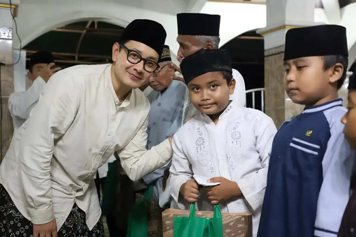 Tarhim Perdana di Masjid Mutihan Dadirejo Bupati dan Wakil Bupati Serahkan Bansos dari BAZNAS