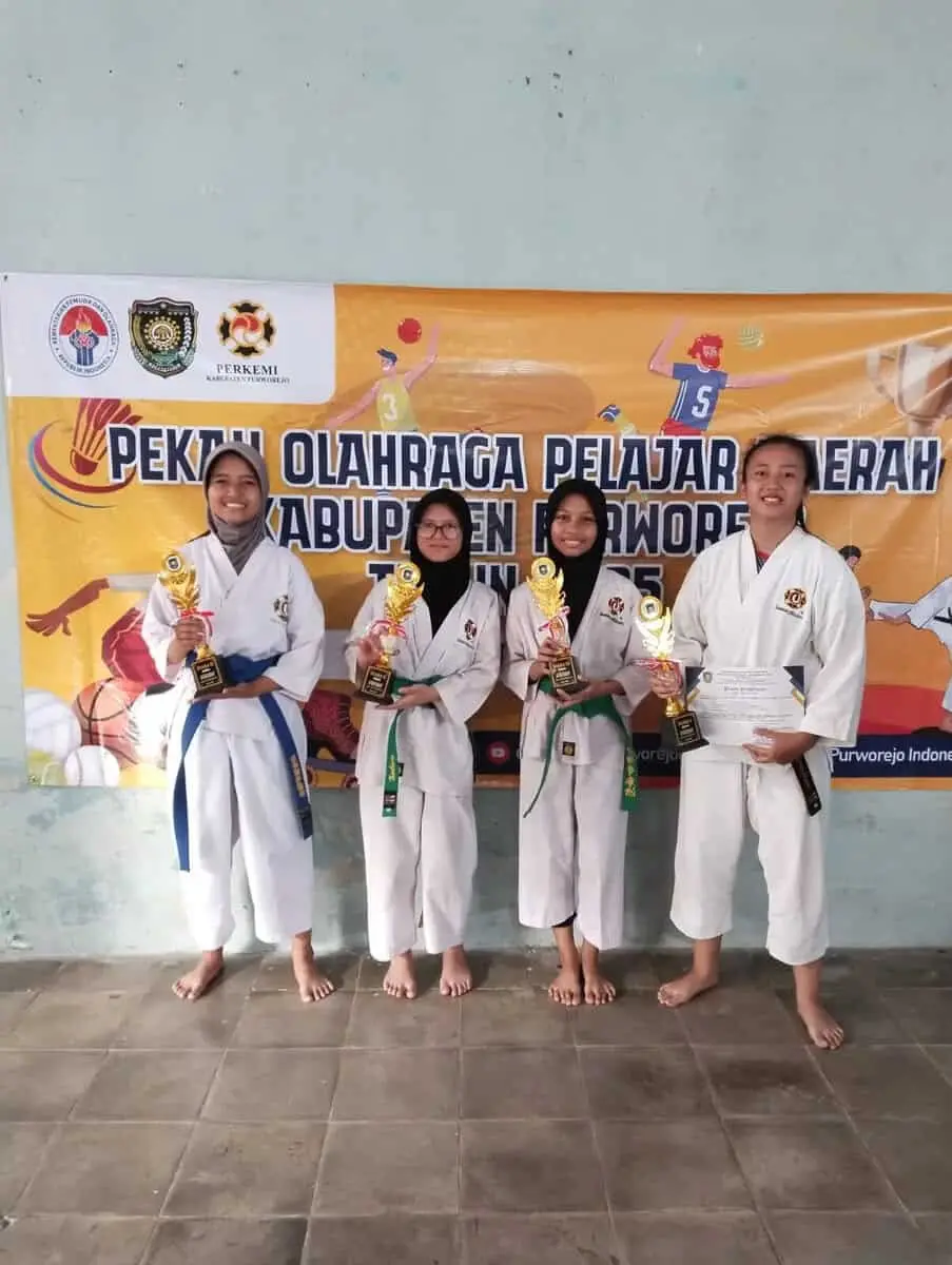 SMPN 2 Purworejo Lima kali Raih Juara Umum di Popda Tingka SMP Berhasil Bawa Pulang 55 Medali SMPN 2 Purworejo Lima kali Raih Juara Umum di Popda Tingka SMP Berhasil Bawa Pulang 55 Medali