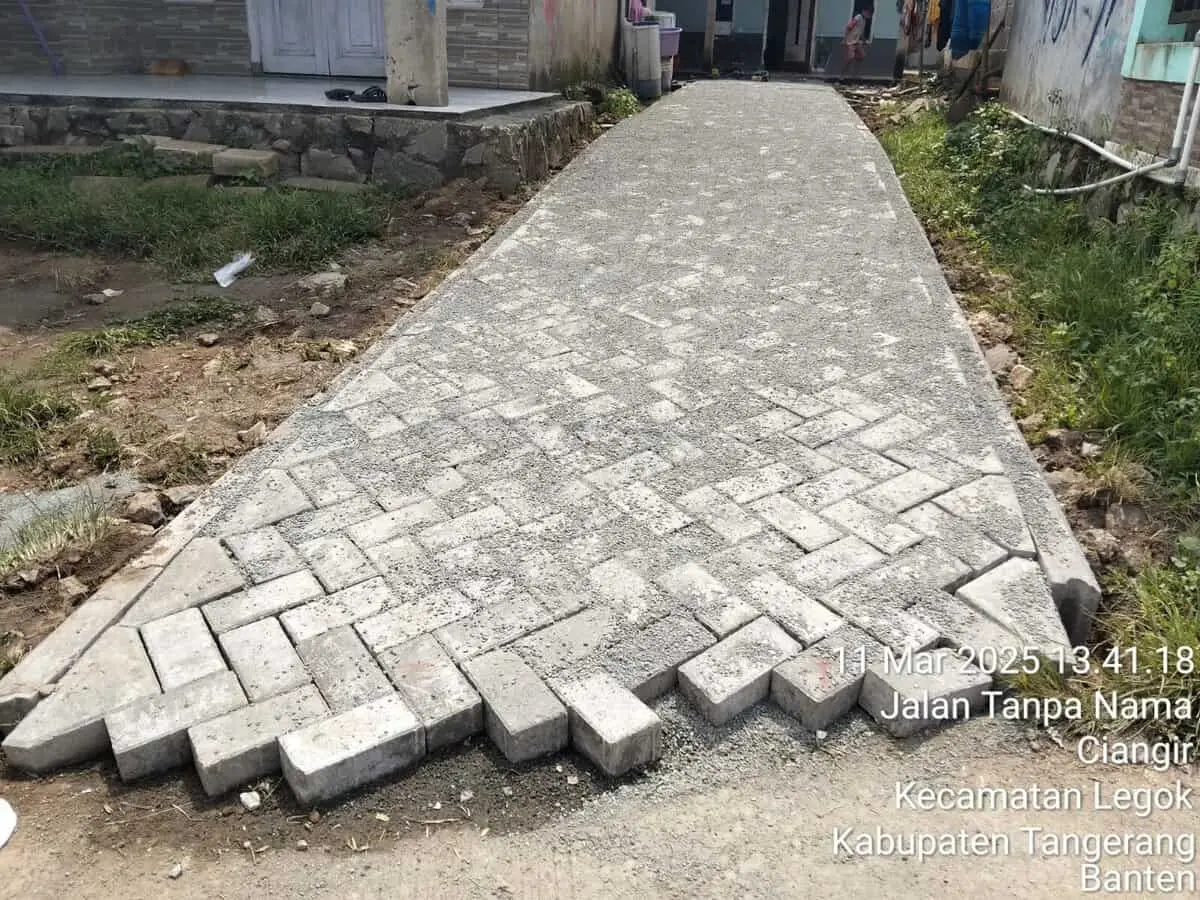 Minimnya Pengawasan, Kegiatan Perbaikan Jalan Paving Blok di RT 03/03 Desa Ciangir Diduga Tidak Sesuai Spek Minimnya Pengawasan, Kegiatan Perbaikan Jalan Paving Blok di RT 03/03 Desa Ciangir Diduga Tidak Sesuai Spek