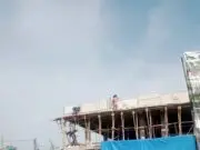 Miris, di Atas Ketinggian 10 Meter Pekerja Proyek PD Pasar Mauk Tanpa K3